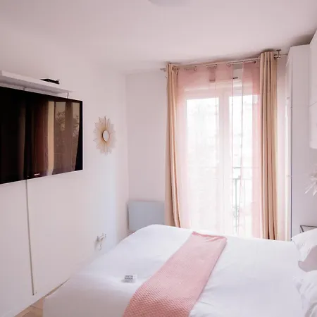Elise De Roche Equipe Balcon Parking Rer B Apartment *